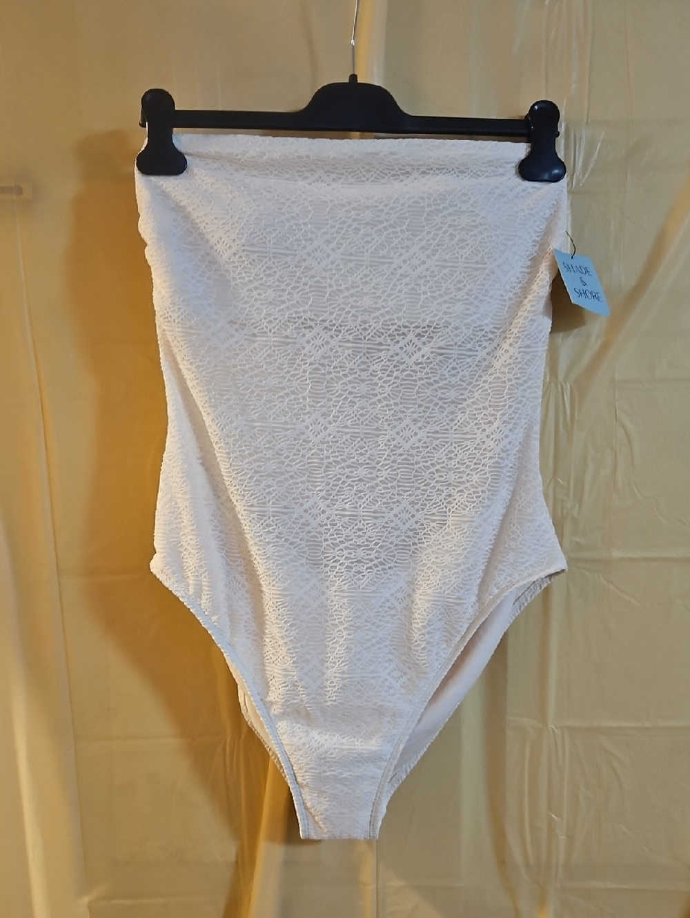 SHADE & SHORE STRAPLESS ONE PICE SWIMSUIT: Ivory: NEW WITH TAGS: SIZE XL (16)